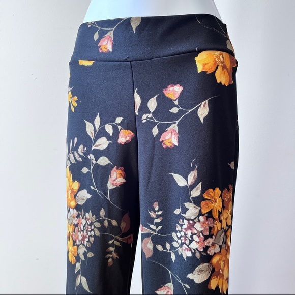 Sensational Collection Black Floral Print Bell Bottom Pants Size S - Picture 5 of 7